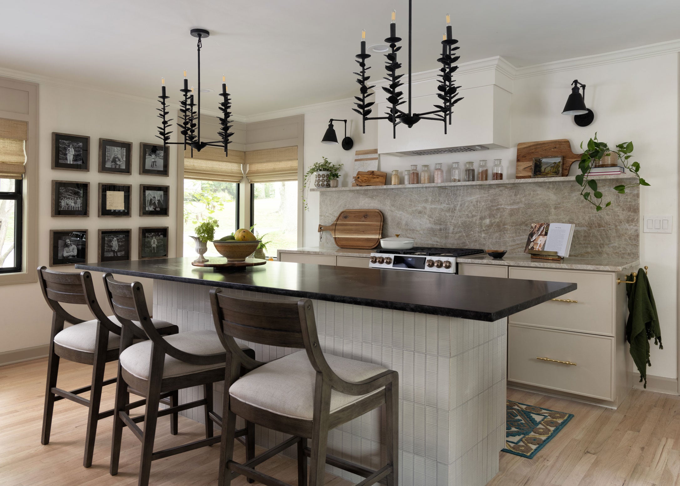 An Elegant Family Oasis: Modern Matter Hardware Shines on Magnolia Network's Bargain Mansions