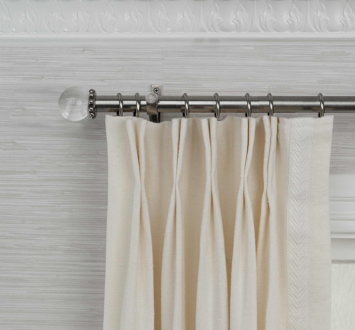 How to Choose Curtain Rods: Style, Finish, and Size