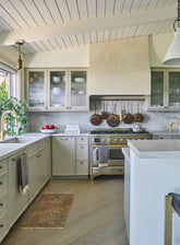 Knobs vs Pulls: Choosing the Right Cabinet Hardware