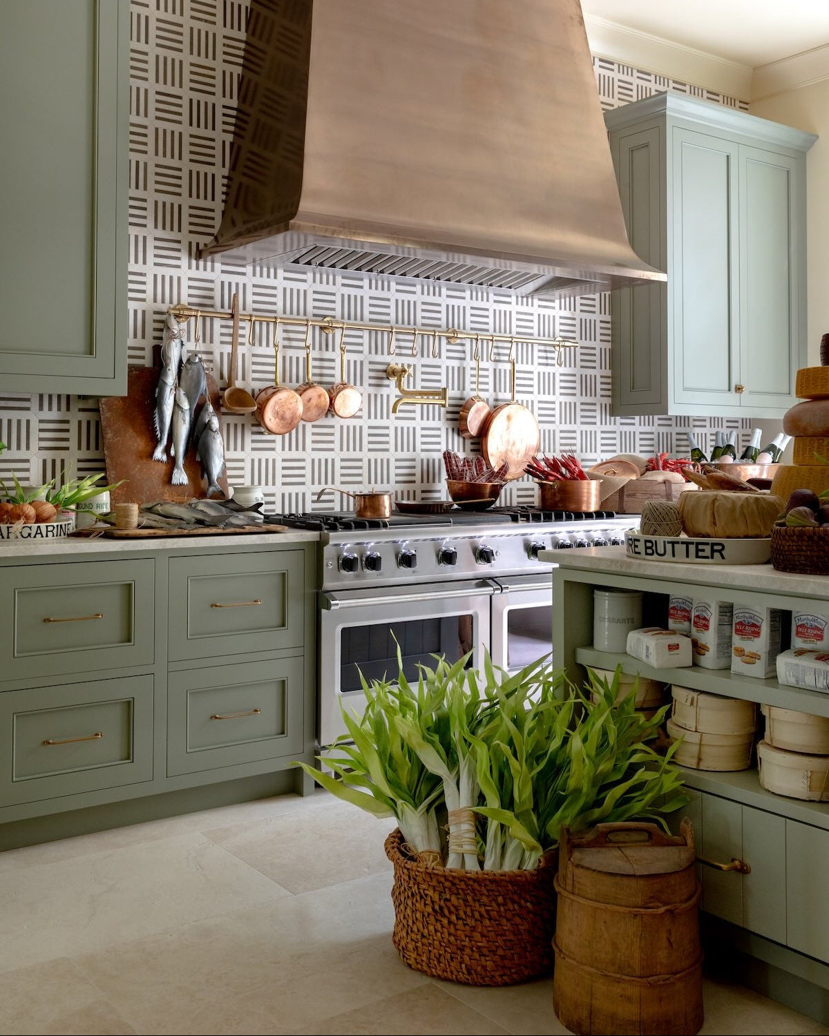 Modern Kitchen Hardware: The Ultimate Guide to Contemporary Cabinet Pulls and Knobs