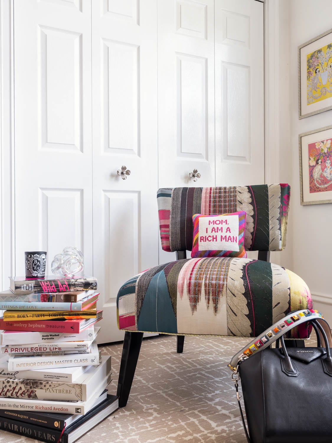 Hollis used the Dogwood knobs in Nickel on her closet doors.