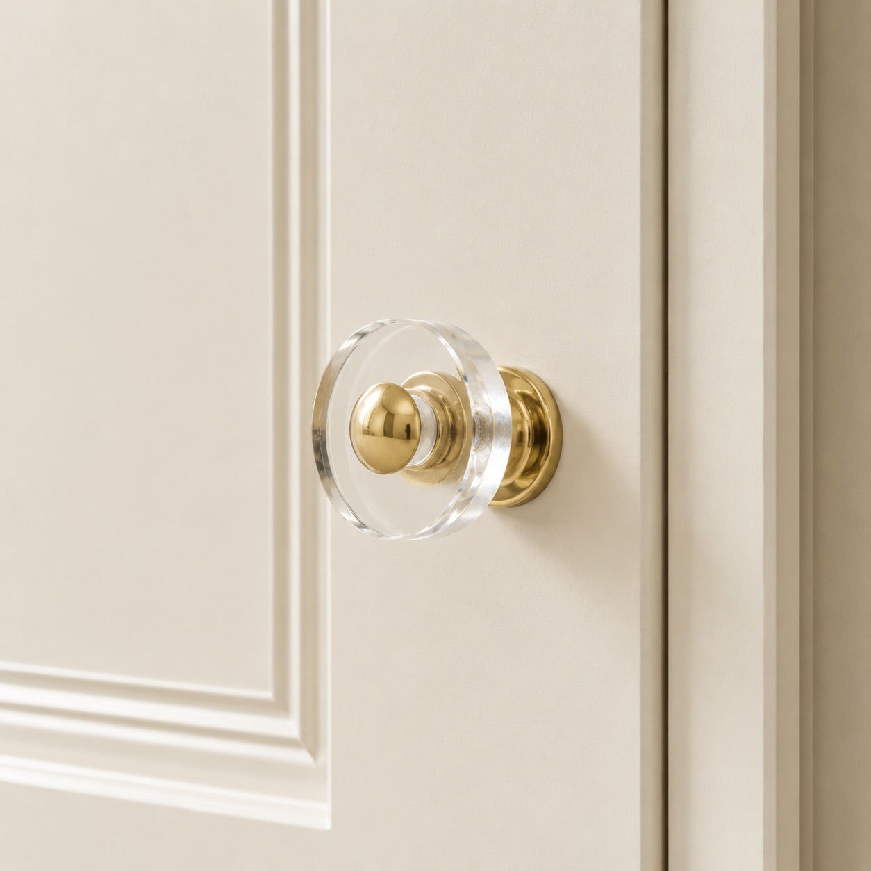 Glasgow Lucite Knob - Polished Brass#Size_1.25"