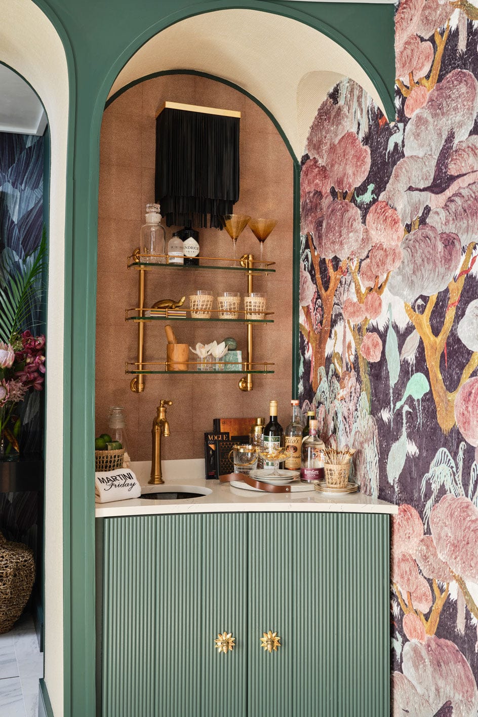 Interior by Traci Connell for the Kips Bay Decorator Show House Dallas 2021. Photography by Michael Hunter