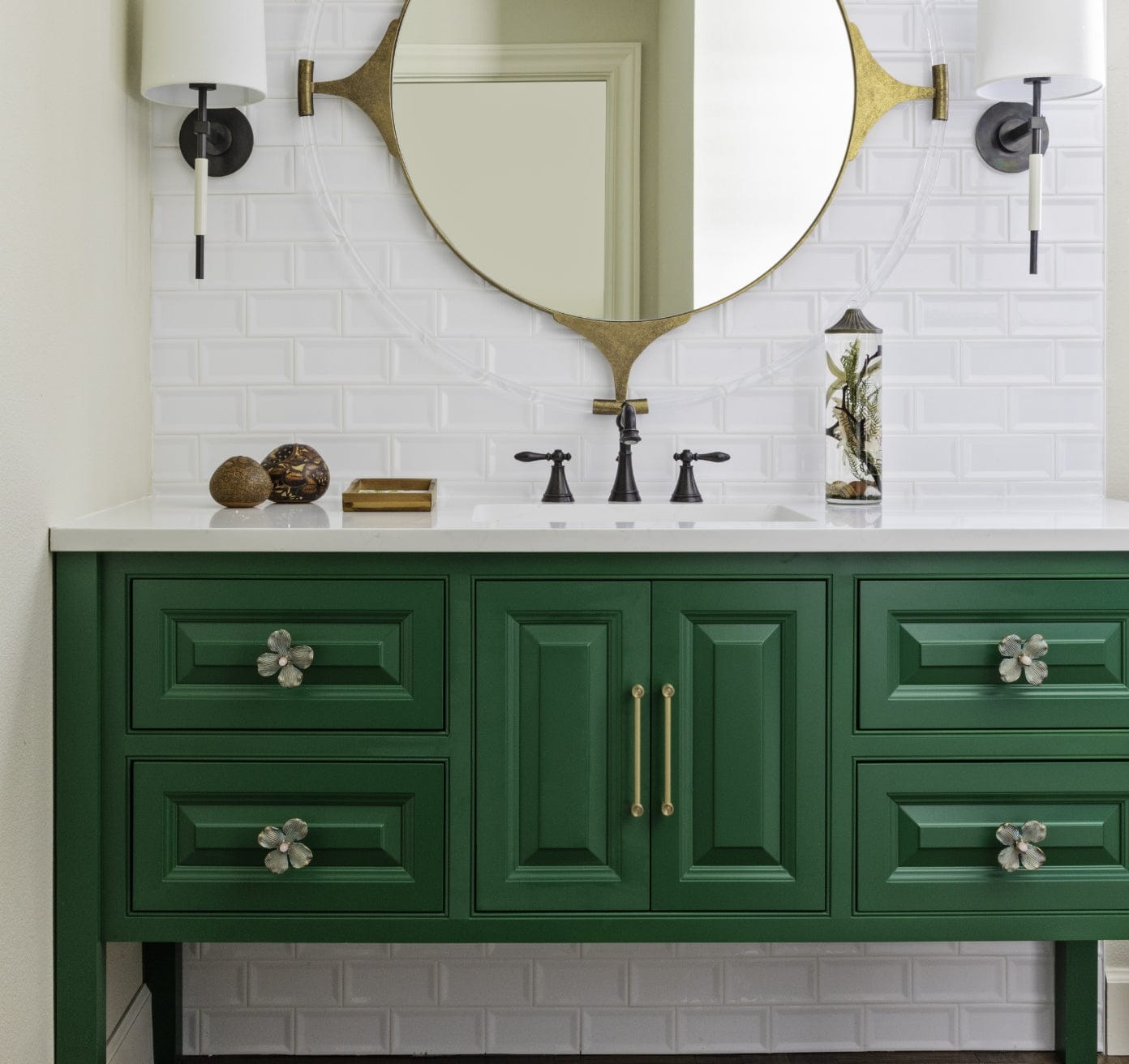 Interior by Lisa Gilmore Design Photography by Amy Lamb