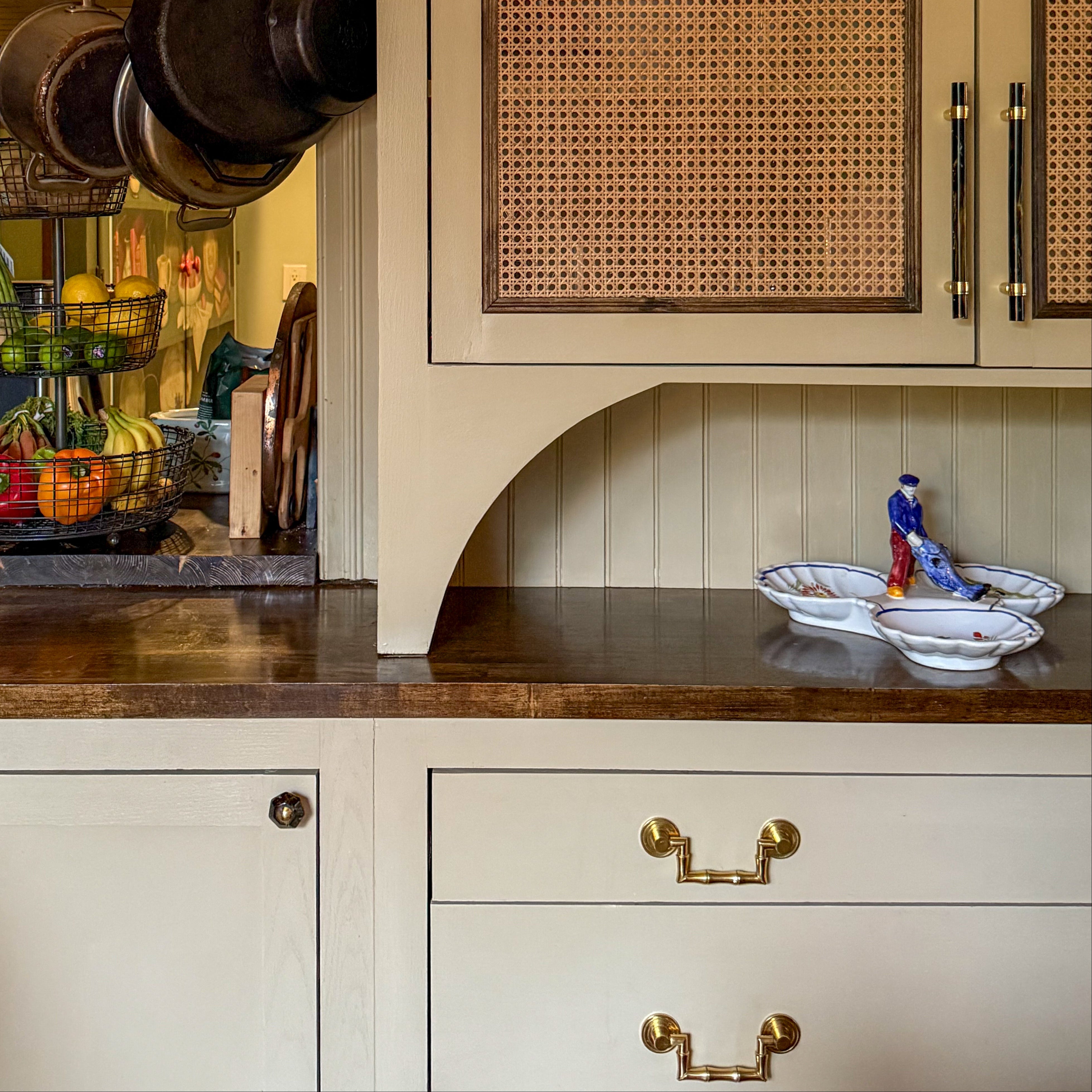 cabinet-pull-guide