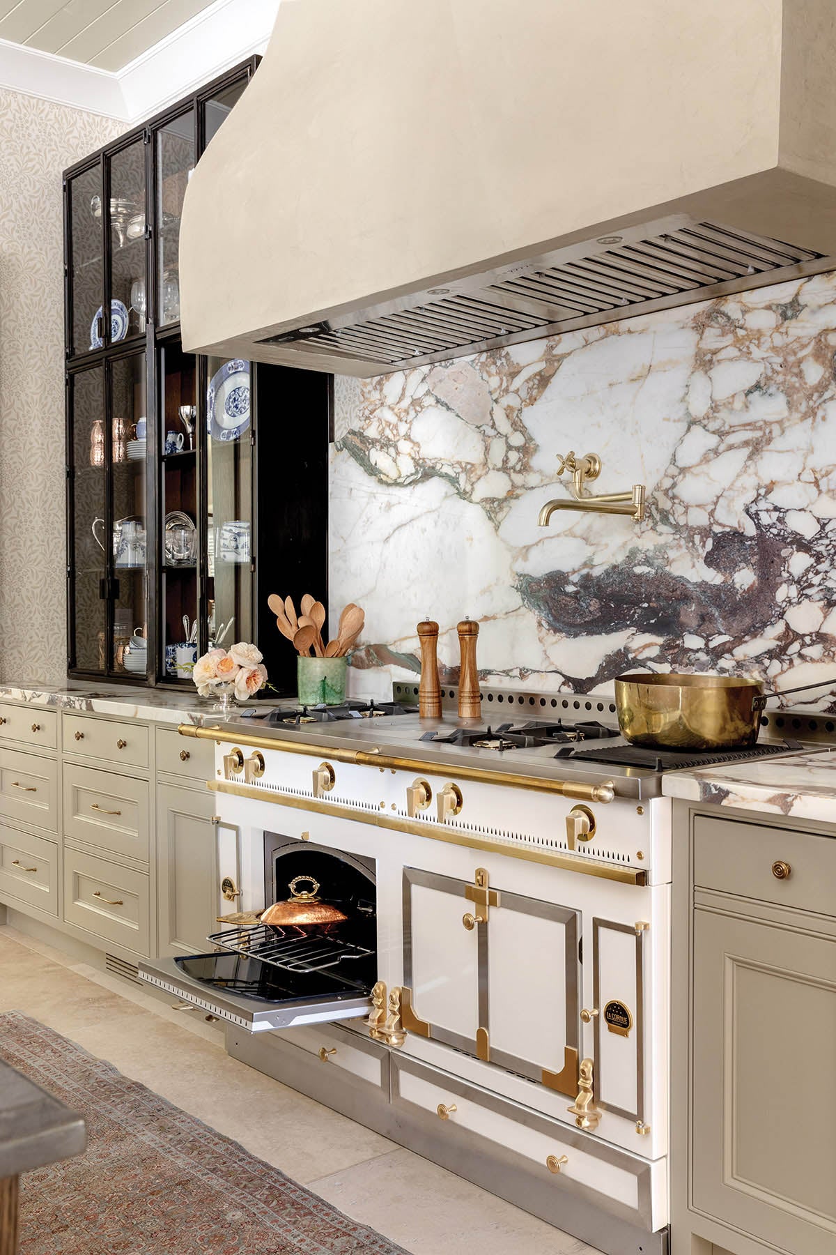 Kitchen & Breakfast Room