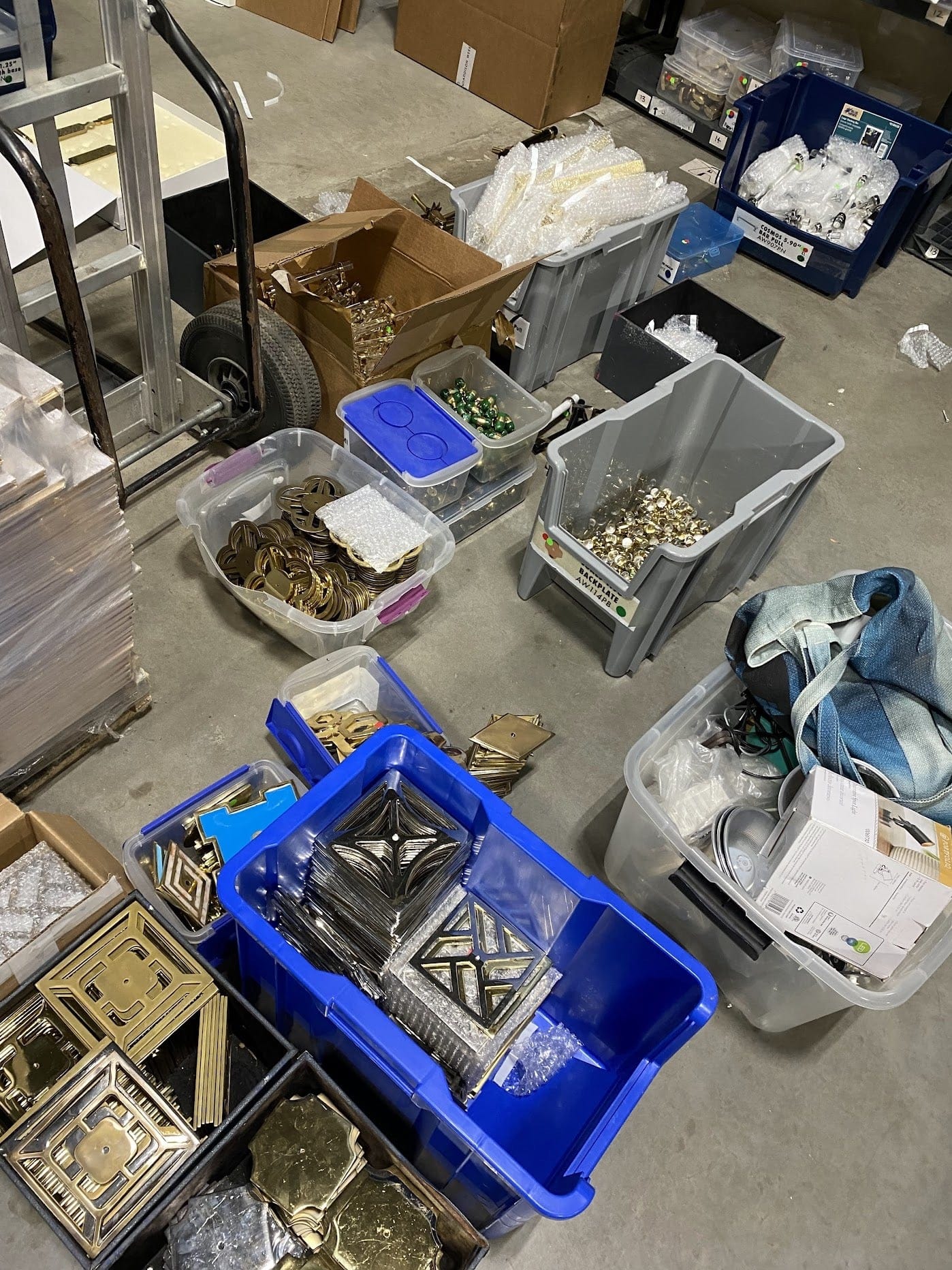 warehouse-sale-2025