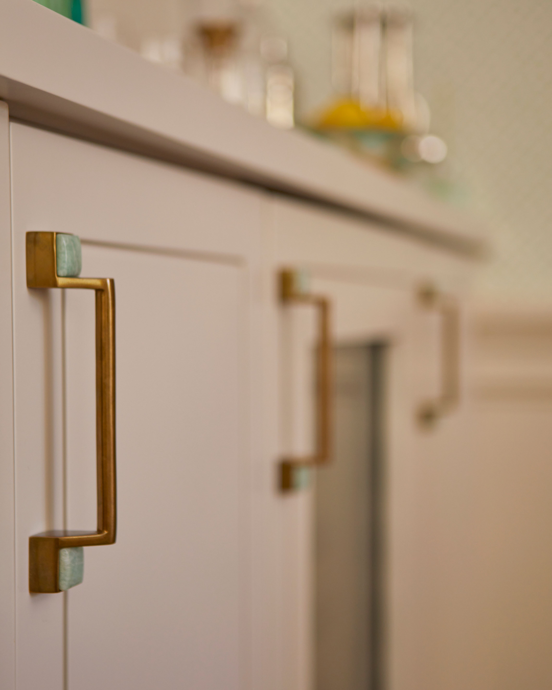 cabinet-pull-guide