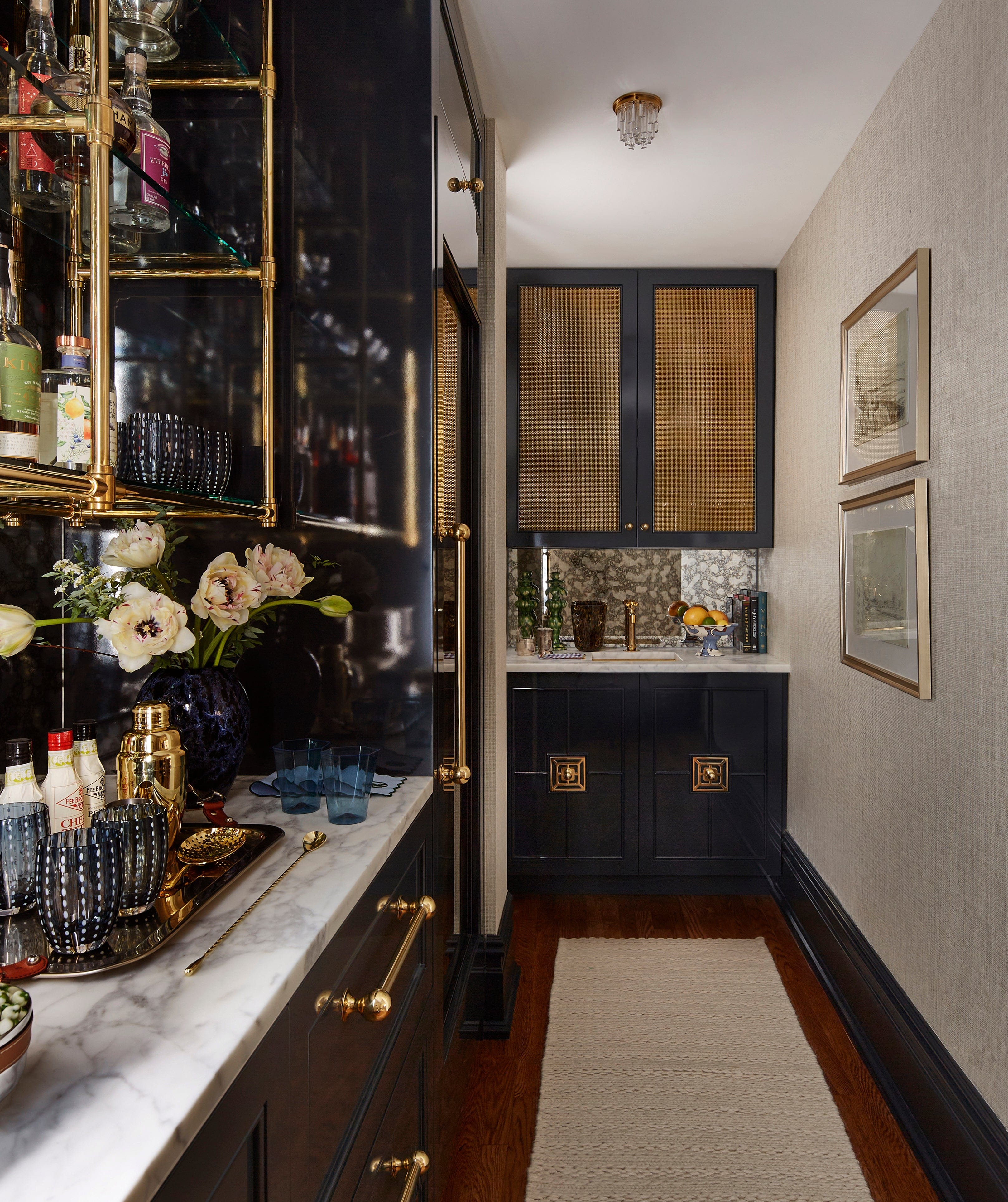 Interior by Kerri Pilchik. Photography Jacob Snavely. Kerri uses our Cosmos Pull , Benson Backplate , and Cosmos Knob .