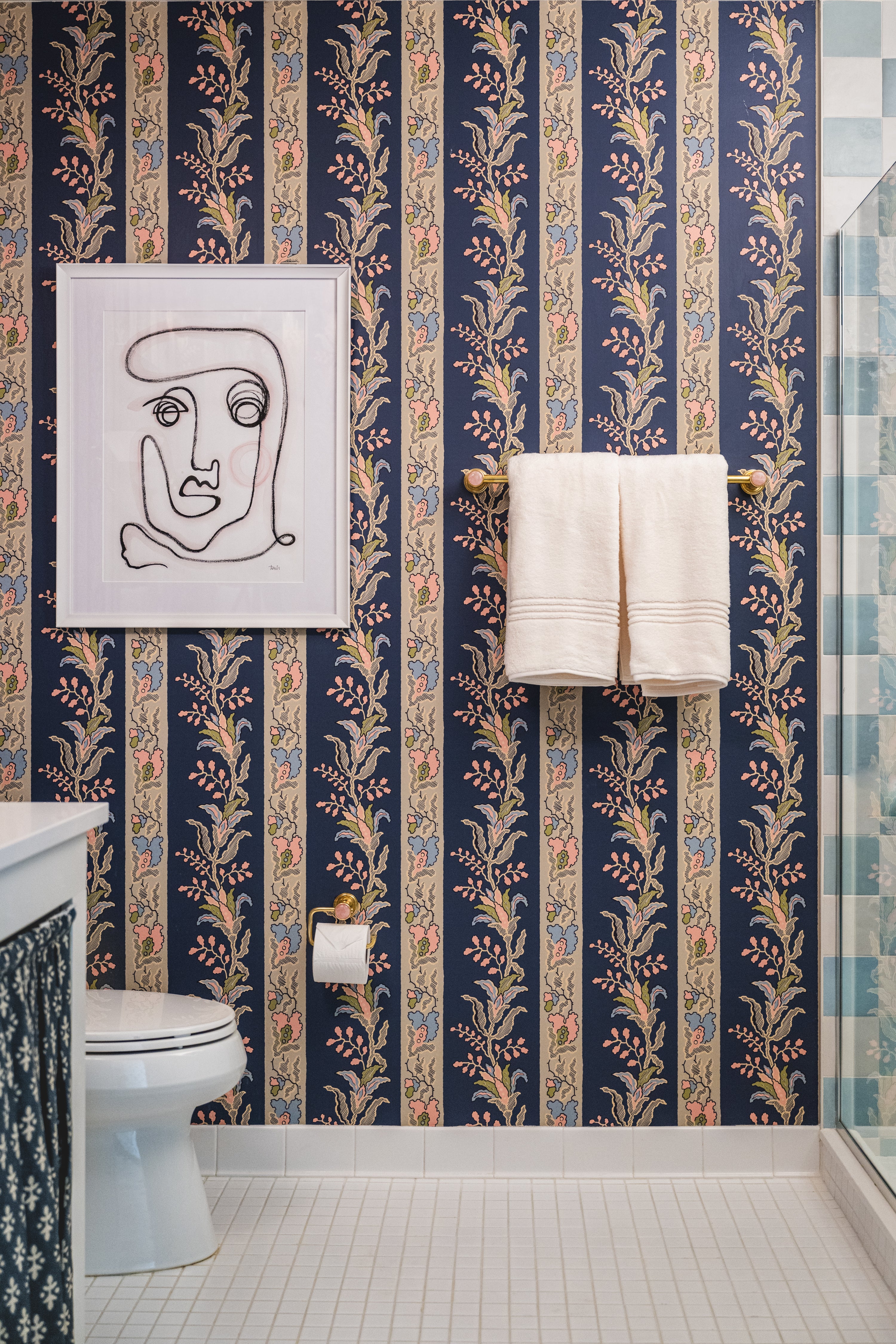 bathroom-accessories-2