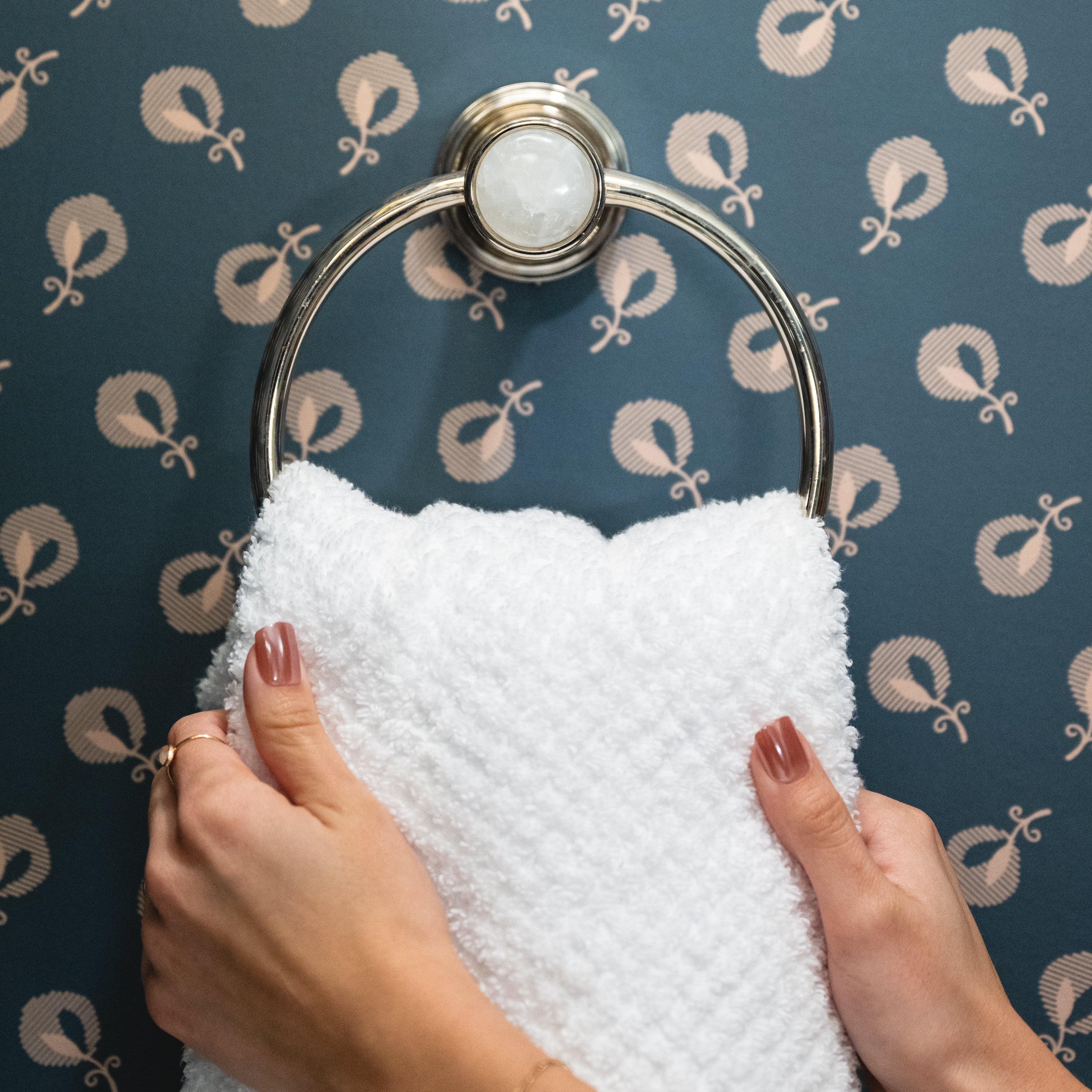 Bathroom Accessories & Hardware: Transform Your Space with Luxury Details