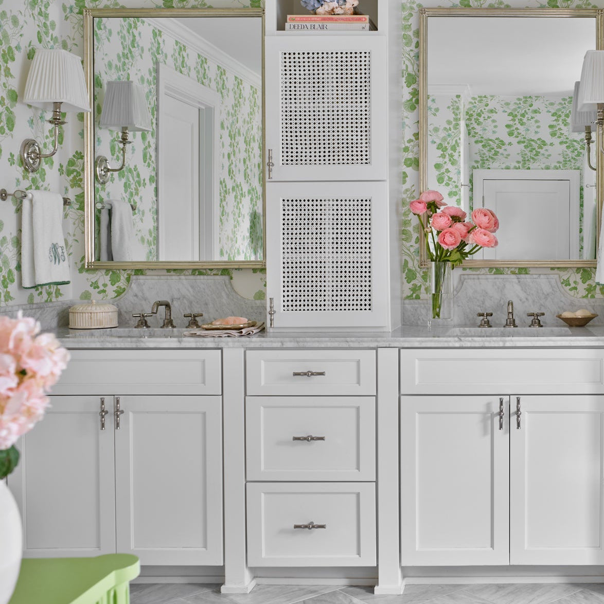 cabinet-pull-guide