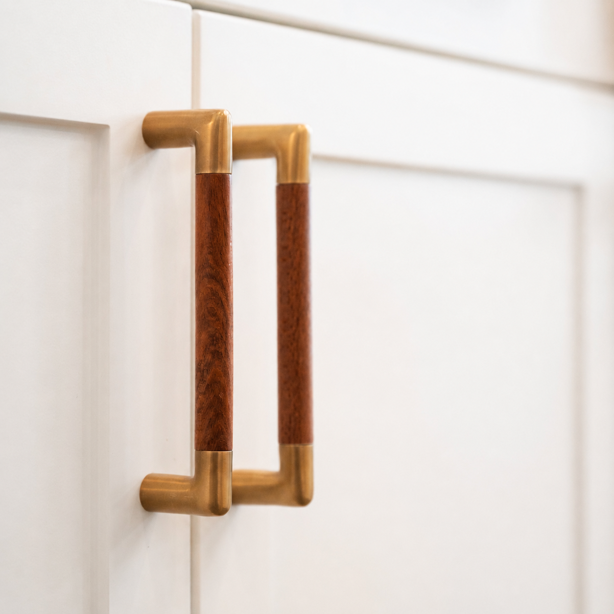 Malibu Wood Pull (6" c-c) - Burnished Brass