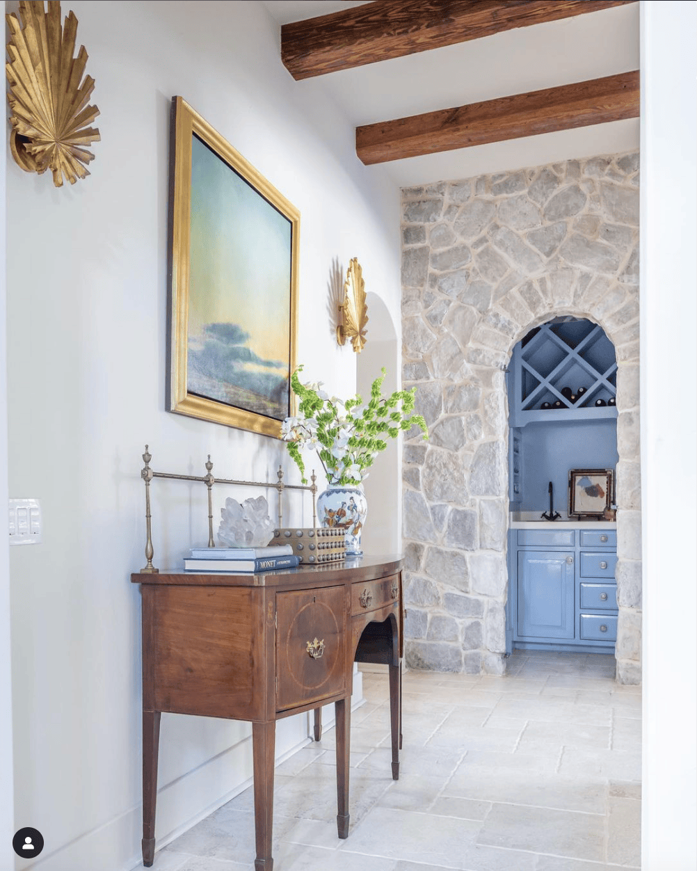 Interior by Alison Gremillion Interiors. Photography by Masha lyon. Alison used our Benson Knob