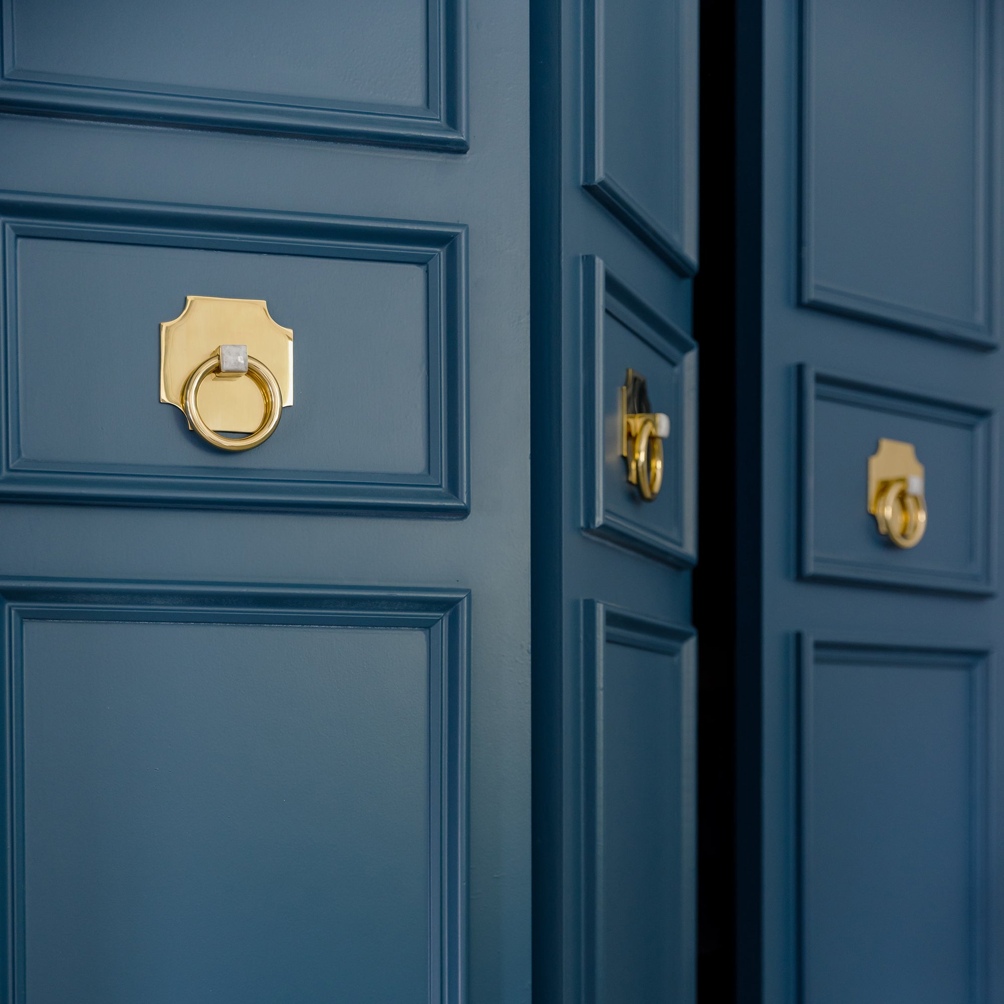 Porter Ring Custom Pull w/ Bossard 3.70" Backplate - Polished Brass