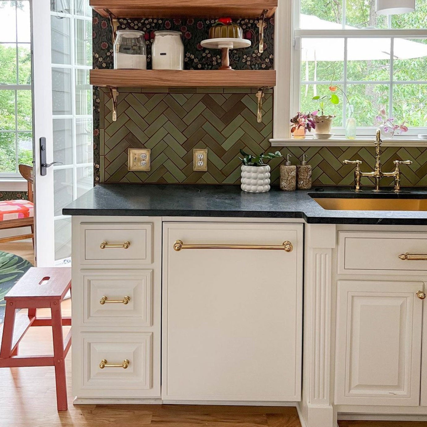 brass-cabinet-hardware