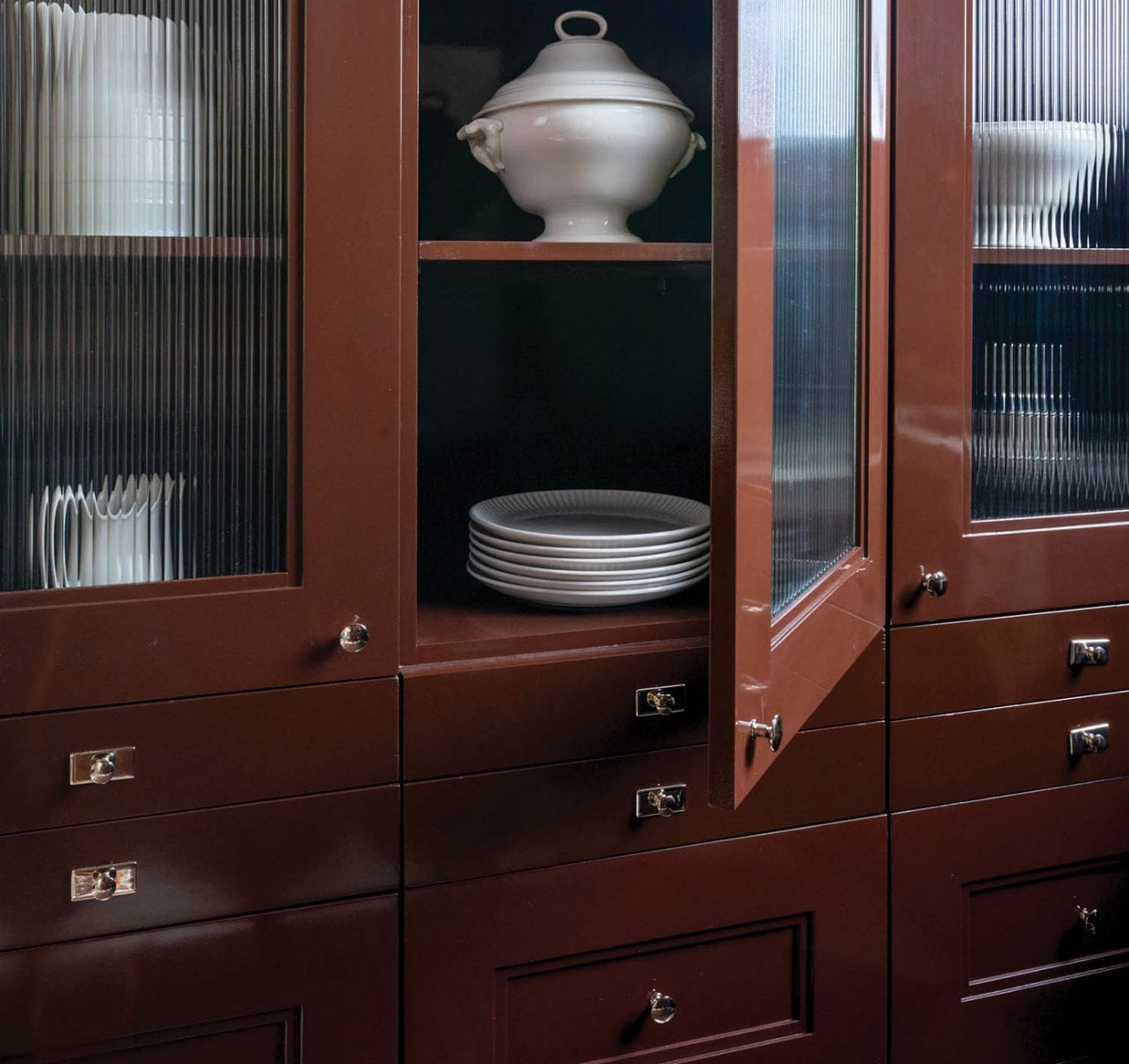 What are lacquered finishes?